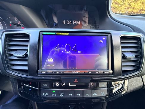 Used 2017 Honda Accord Sport image 20