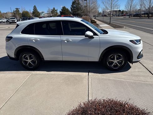 Certified 2024 Honda HR-V EX-L image 4