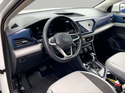 Used 2023 Volkswagen Taos SE w/ Panoramic Sunroof Package FWD image 16