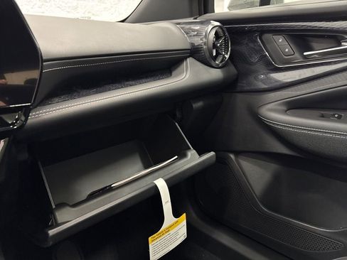 New 2026 Chevrolet Blazer EV LT image 18