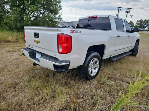 Used 2018 Chevrolet Silverado 1500 LTZ Z71 AWD/4WD image 4
