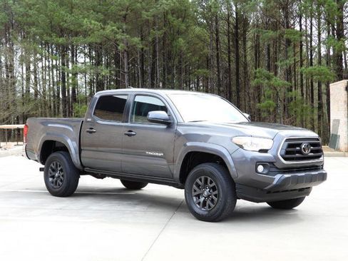 Used 2020 Toyota Tacoma SR5 image 24