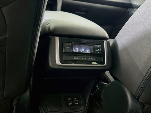 Used 2023 Subaru Ascent Premium w/ Convenience Package AWD/4WD image 24