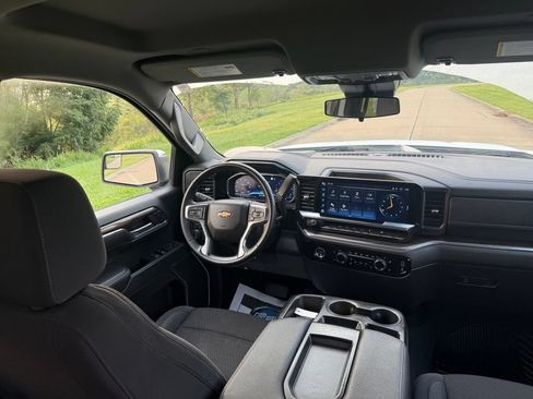 Used 2024 Chevrolet Silverado 1500 LT AWD/4WD image 21