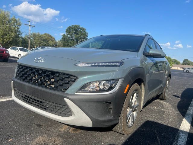 Used 2022 Hyundai Kona SEL w/ Winter Weather Package FWD image 1