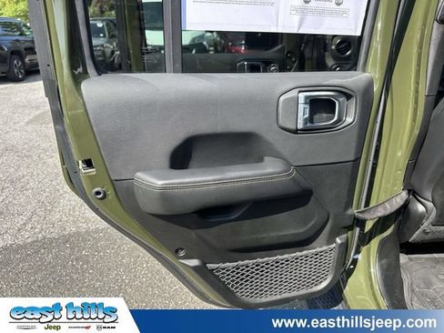 Used 2024 Jeep Wrangler Unlimited Sahara w/ Technology Group AWD/4WD image 21