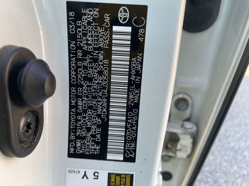 Used 2018 Toyota Prius Three image 33