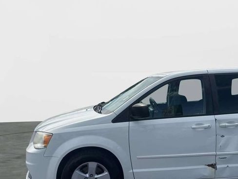Used 2013 Dodge Grand Caravan SE FWD image 31