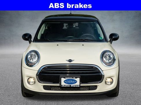 Used 2019 MINI Cooper 2-Door Hardtop image 11