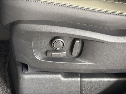 New 2026 Land Rover Defender 110 S image 24