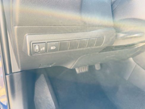 Used 2024 Toyota Corolla SE image 17