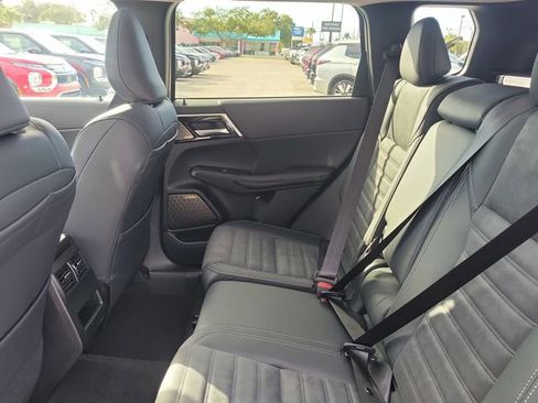 New 2026 Mitsubishi Outlander SE image 14