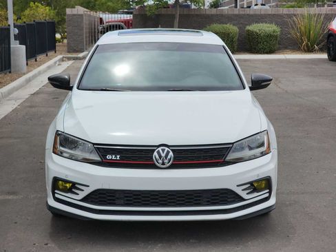 Used 2017 Volkswagen Jetta GLI FWD image 3