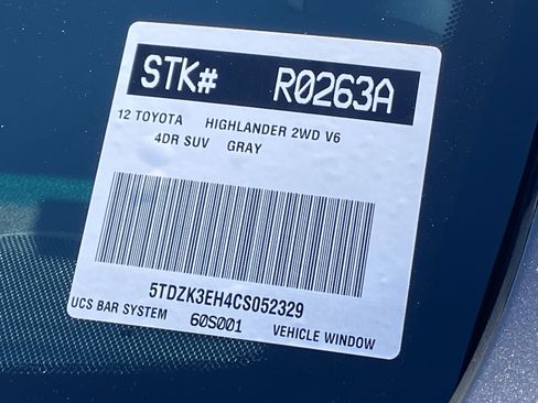 Used 2012 Toyota Highlander FWD w/ Tech Pkg image 32