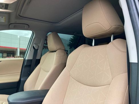 Used 2025 Toyota RAV4 XLE w/ Convenience Package AWD/4WD image 10