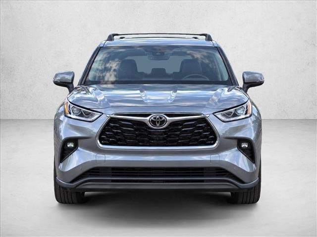 Used 2026 Toyota Highlander Limited AWD/4WD image 10