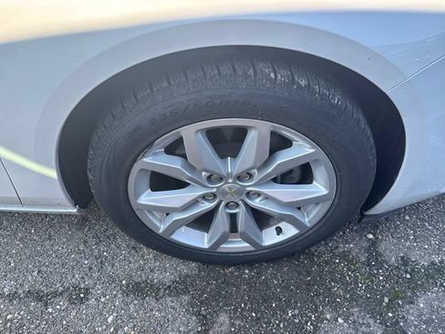 Used 2018 Chevrolet Impala LT FWD image 6