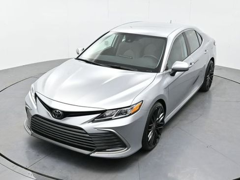 Used 2022 Toyota Camry LE image 31