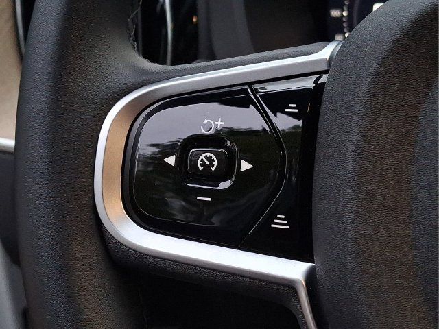 Used 2026 Volvo XC60 B5 Plus AWD/4WD image 16