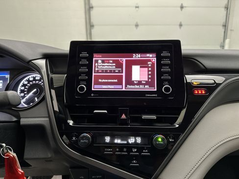 Used 2024 Toyota Camry SE image 26