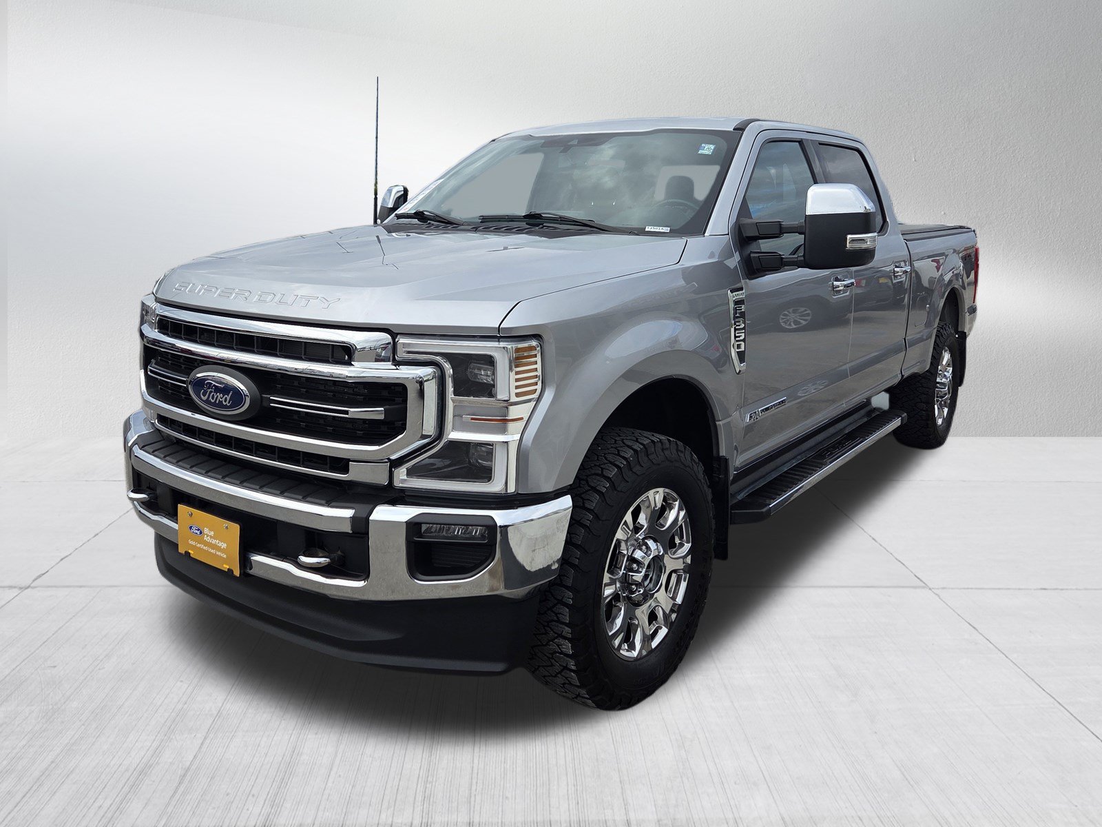 Certified 2022 Ford F350 Lariat w/ Lariat Ultimate Package AWD/4WD image 3