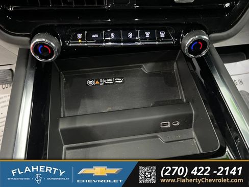 Used 2026 Chevrolet Suburban LT w/ Comfort Package AWD/4WD image 31