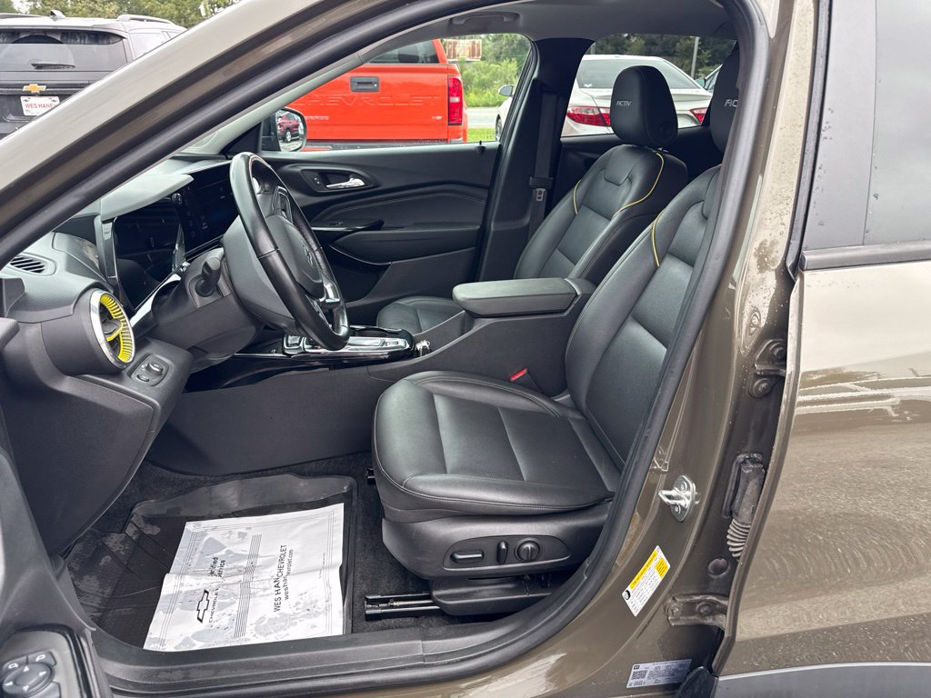 Used 2024 Chevrolet Trax ACTIV w/ Sunroof Package FWD image 11