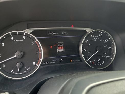 Used 2025 Nissan Rogue SV FWD image 19