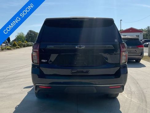 Used 2021 Chevrolet Tahoe Z71 w/ Luxury Package AWD/4WD image 2