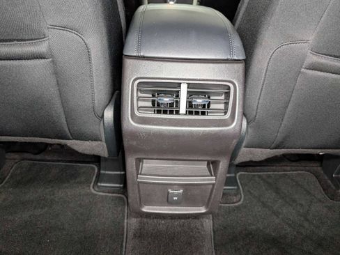 Used 2018 Ford Edge SEL AWD/4WD image 21