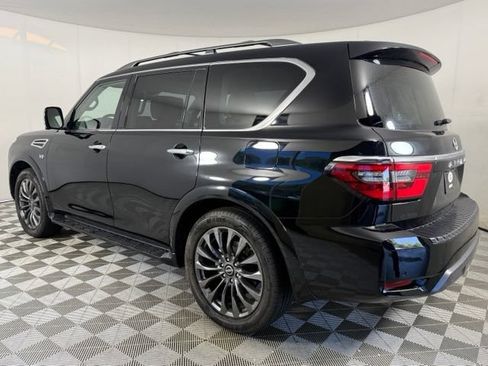 Used 2022 Nissan Armada Platinum w/ Captain's Chairs Package RWD image 4