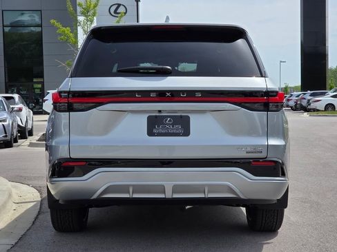 New 2026 Lexus TX 500h AWD image 27