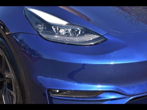 Used 2023 Tesla Model Y Performance image 47