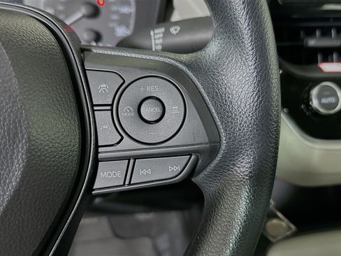 Used 2025 Toyota Corolla LE FWD image 17
