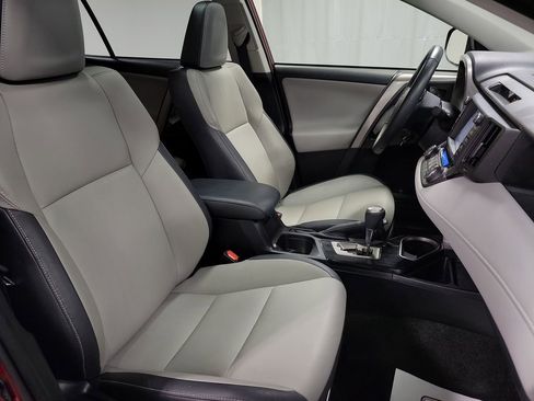 Used 2018 Toyota RAV4 Limited image 25