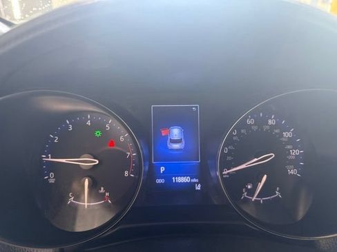 Used 2018 Toyota C-HR XLE FWD image 7