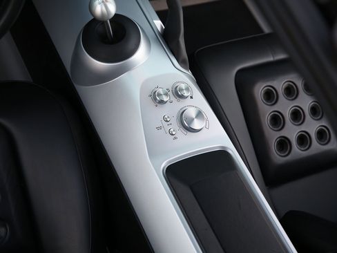 Used 2006 Ford GT image 37