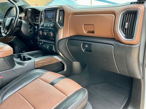 Used 2020 Chevrolet Silverado 2500 High Country w/ Technology Package AWD/4WD image 24