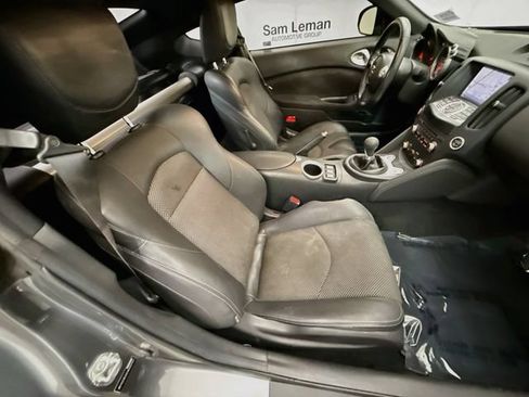Used 2017 Nissan 370Z Touring RWD image 23