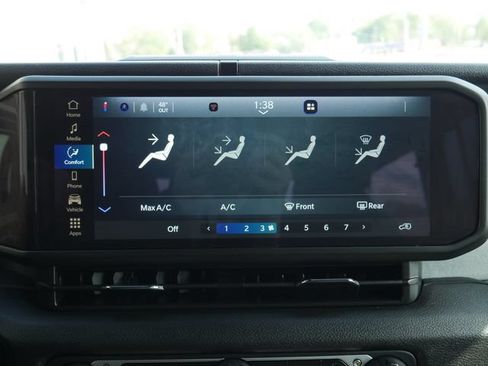 Used 2024 Jeep Wrangler Unlimited Sport AWD/4WD image 19