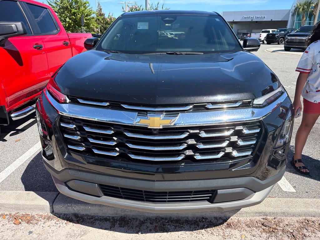 Used 2025 Chevrolet Equinox LT w/ Safety and Technology Package FWD image 2