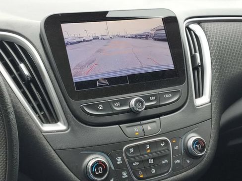 Used 2025 Chevrolet Malibu LT FWD image 14