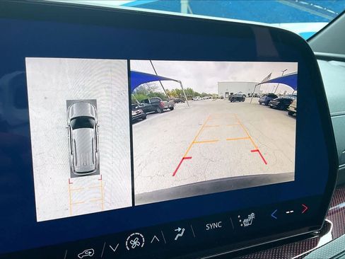 New 2026 Chevrolet Traverse Z71 w/ Driver Confidence Package image 18