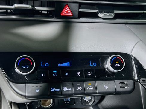 Used 2022 Hyundai Elantra SEL w/ Convenience Package FWD image 26