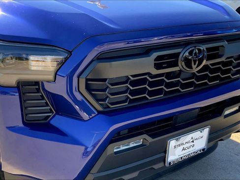 Used 2025 Toyota Tacoma TRD Off-Road image 28