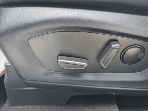 Certified 2025 Ford Explorer ST-Line w/ ST-Line Street Pack image 16