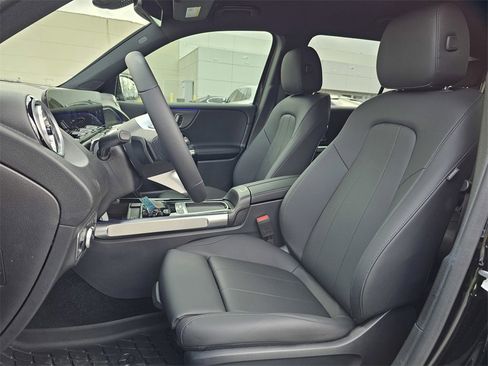 Used 2025 Mercedes-Benz GLB 250 image 15