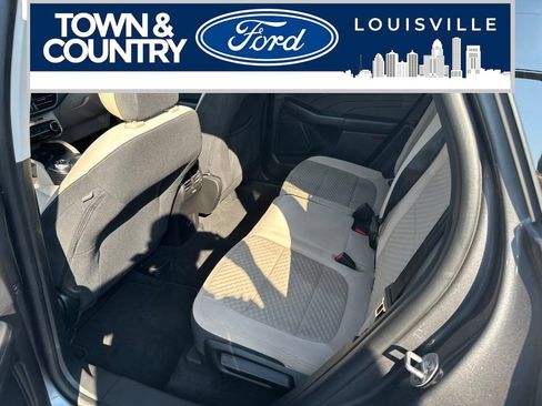 Used 2022 Ford Escape SE w/ Cold Weather Package FWD image 16