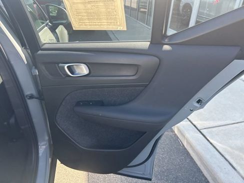 Certified 2025 Volvo XC40 B5 Plus AWD/4WD image 12