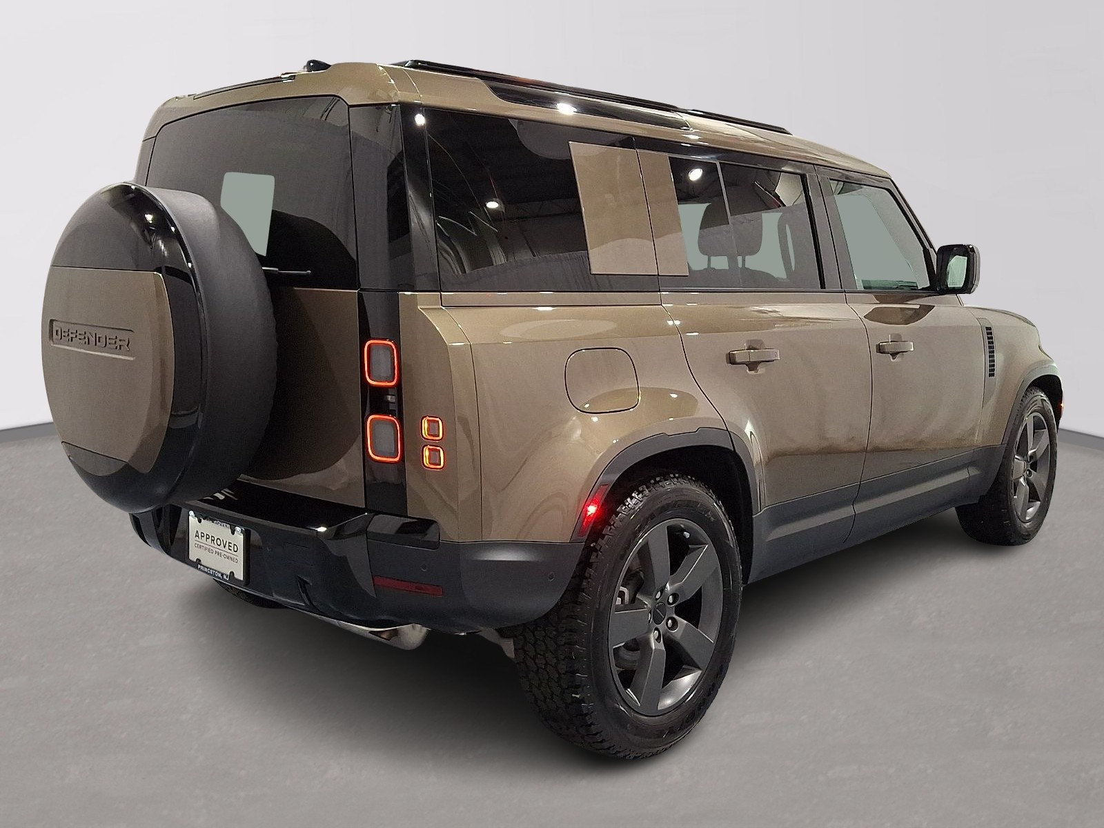 Certified 2026 Land Rover Defender 110 S AWD/4WD image 4